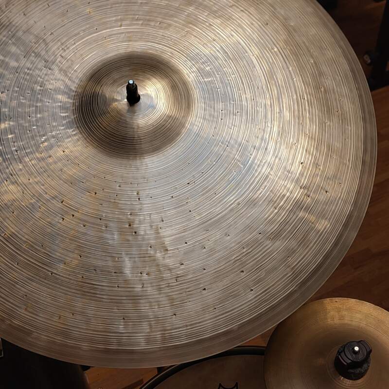 17614942836356612889476046930618