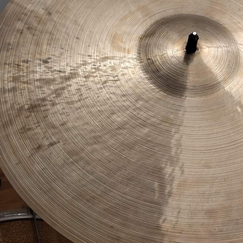 1767285542356143806111957531122