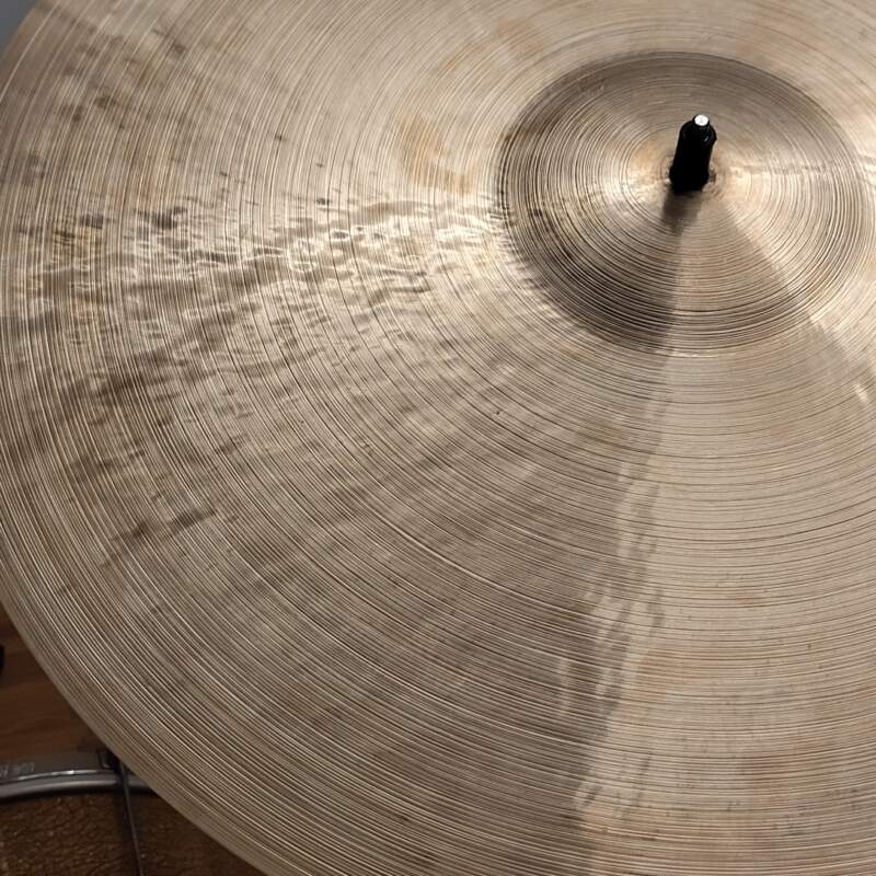 1767285542356143806111957531122