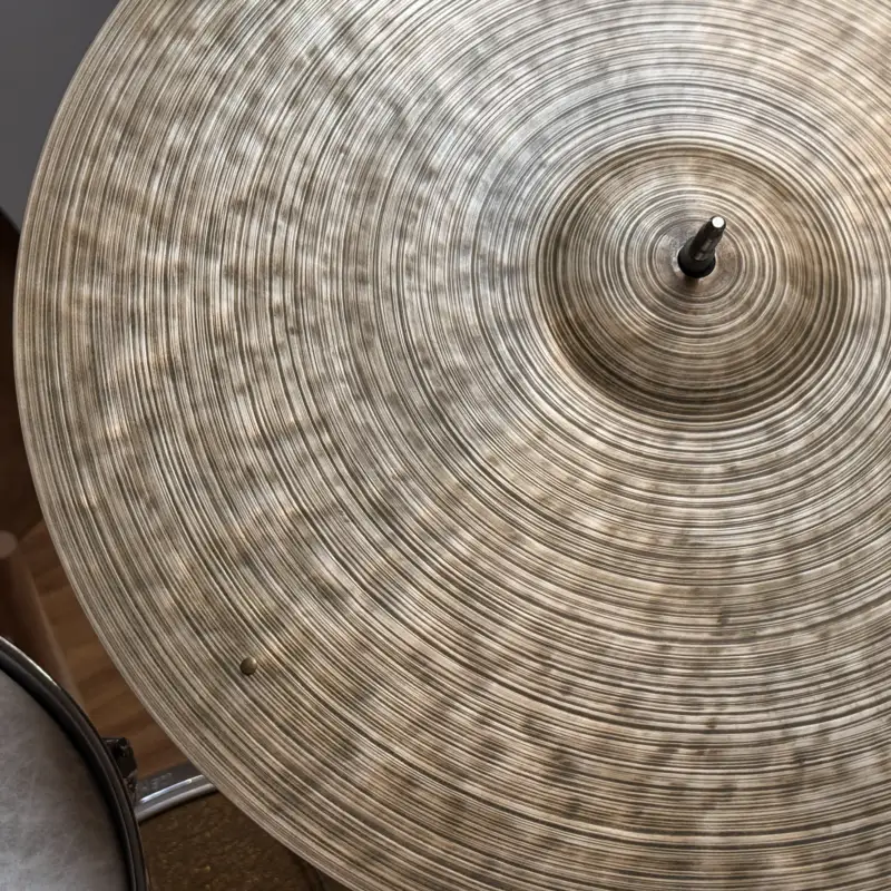19" Crash Ride №138 – studio view